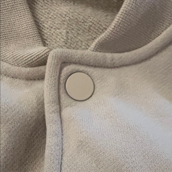 Alo Yoga Renown Varsity Jacket in Bone - Size S - Picture 12 of 13